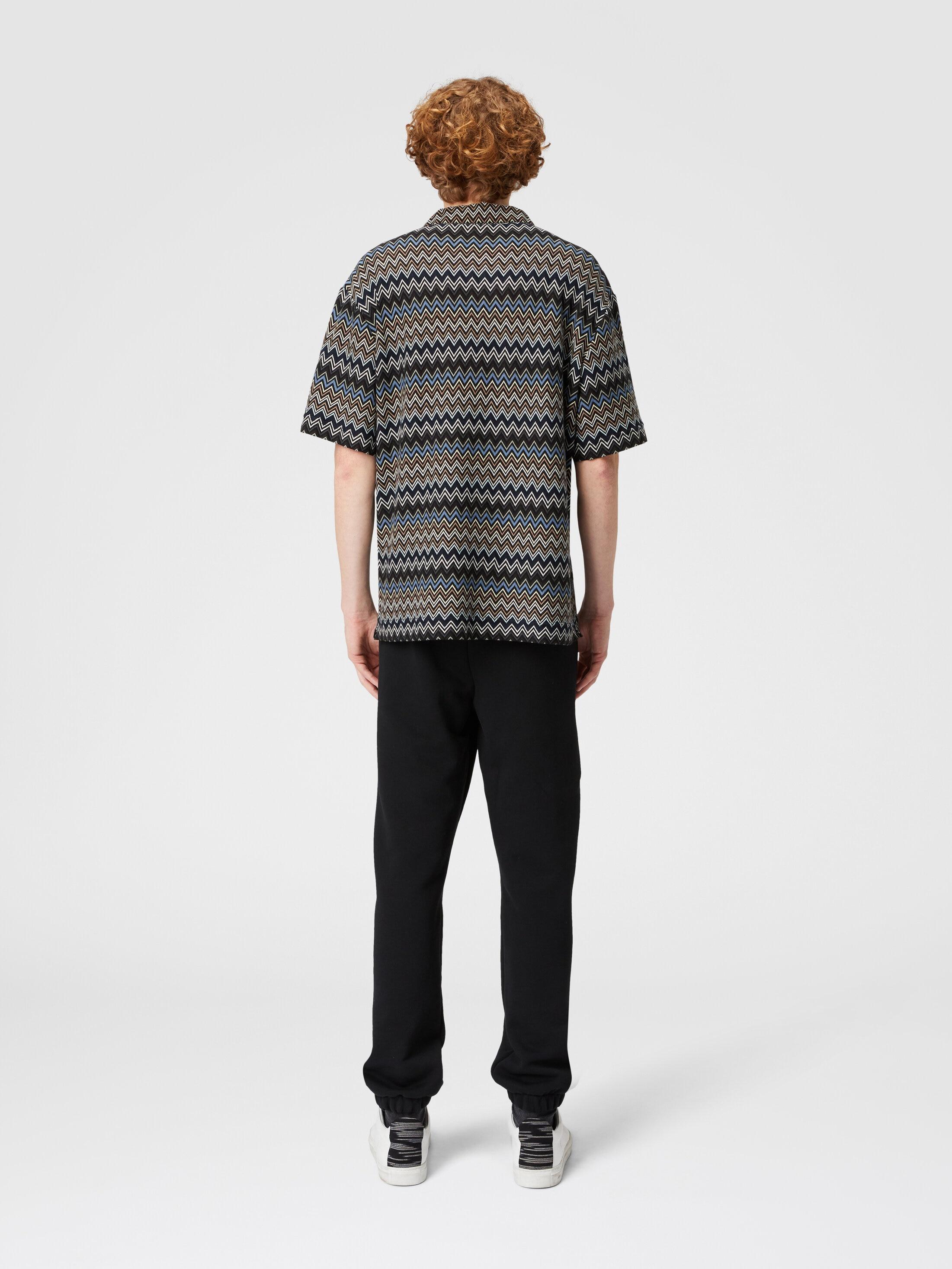 Bowling-cut shirt in zig zag cotton Product Image