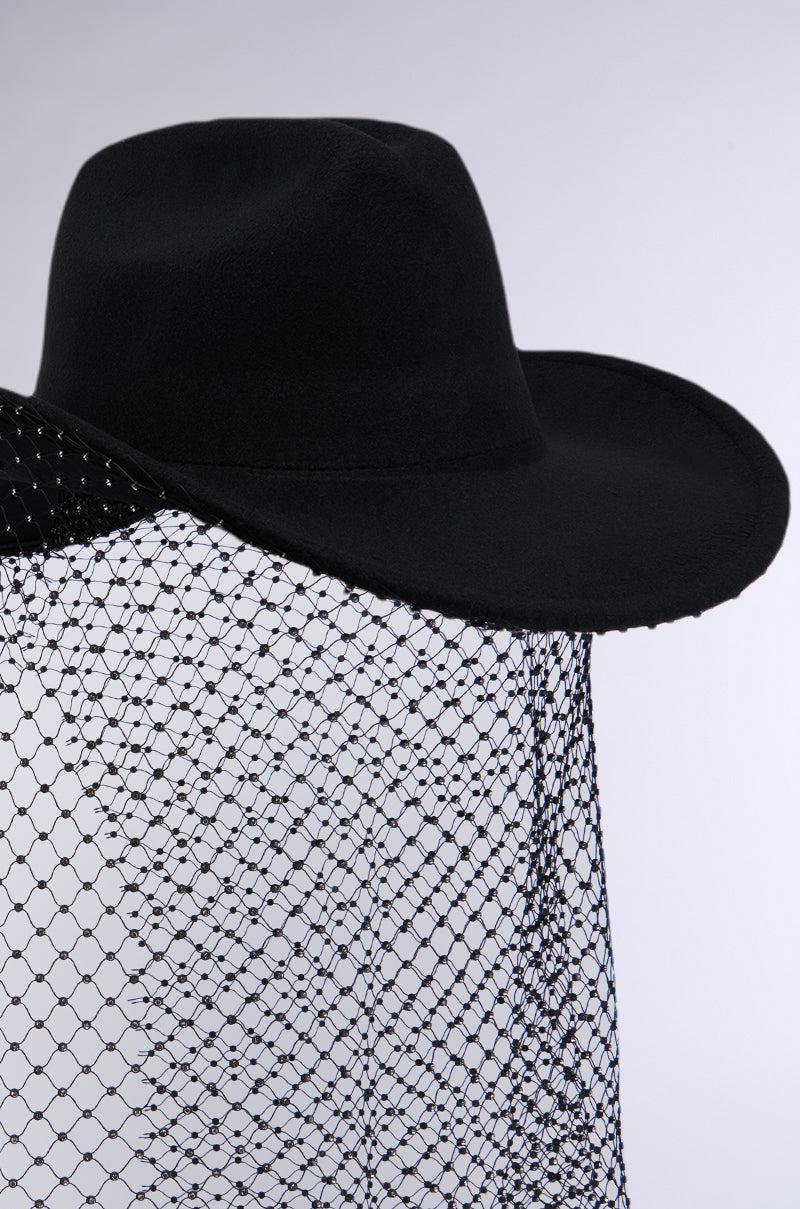 I SEE WHAT I NEED COWBOY HAT Product Image