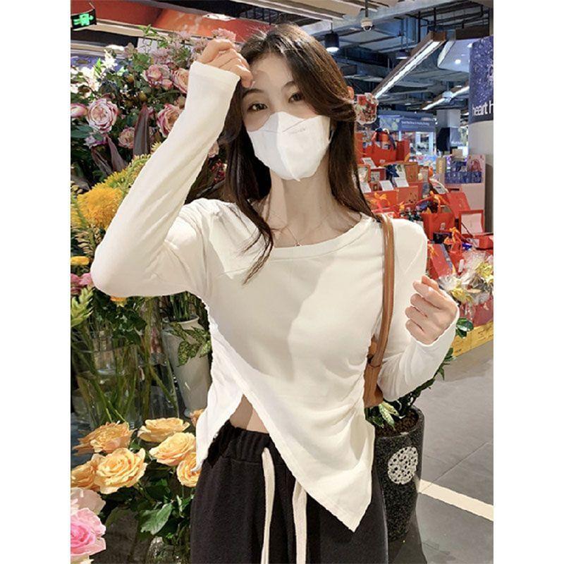 Long-Sleeve Plain Asymmetrical T-Shirt Product Image