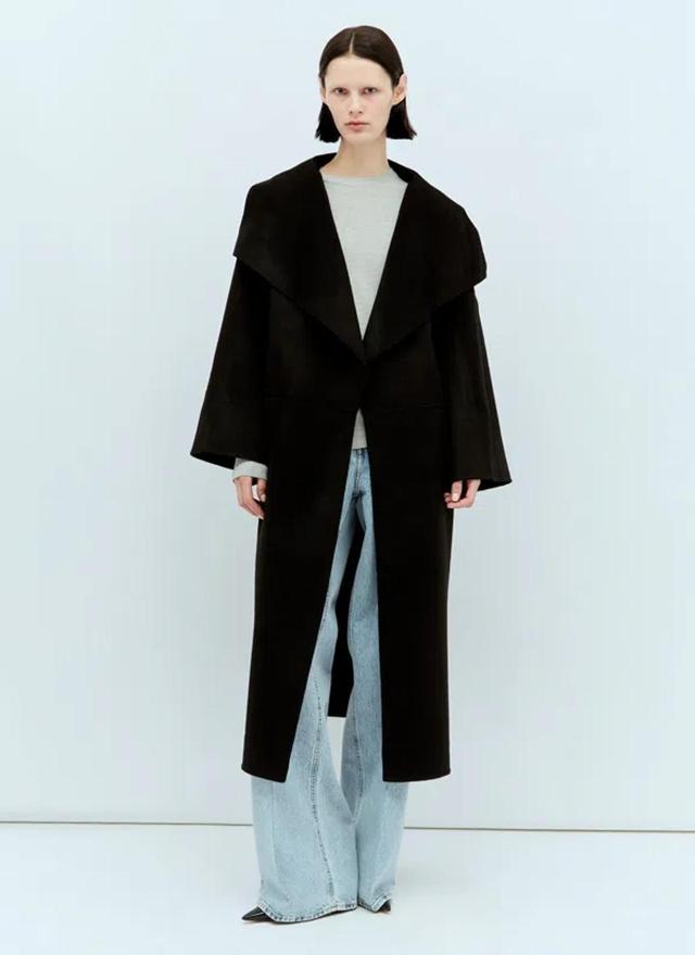 Signature Wool And Cashmere Coat In Black Product Image