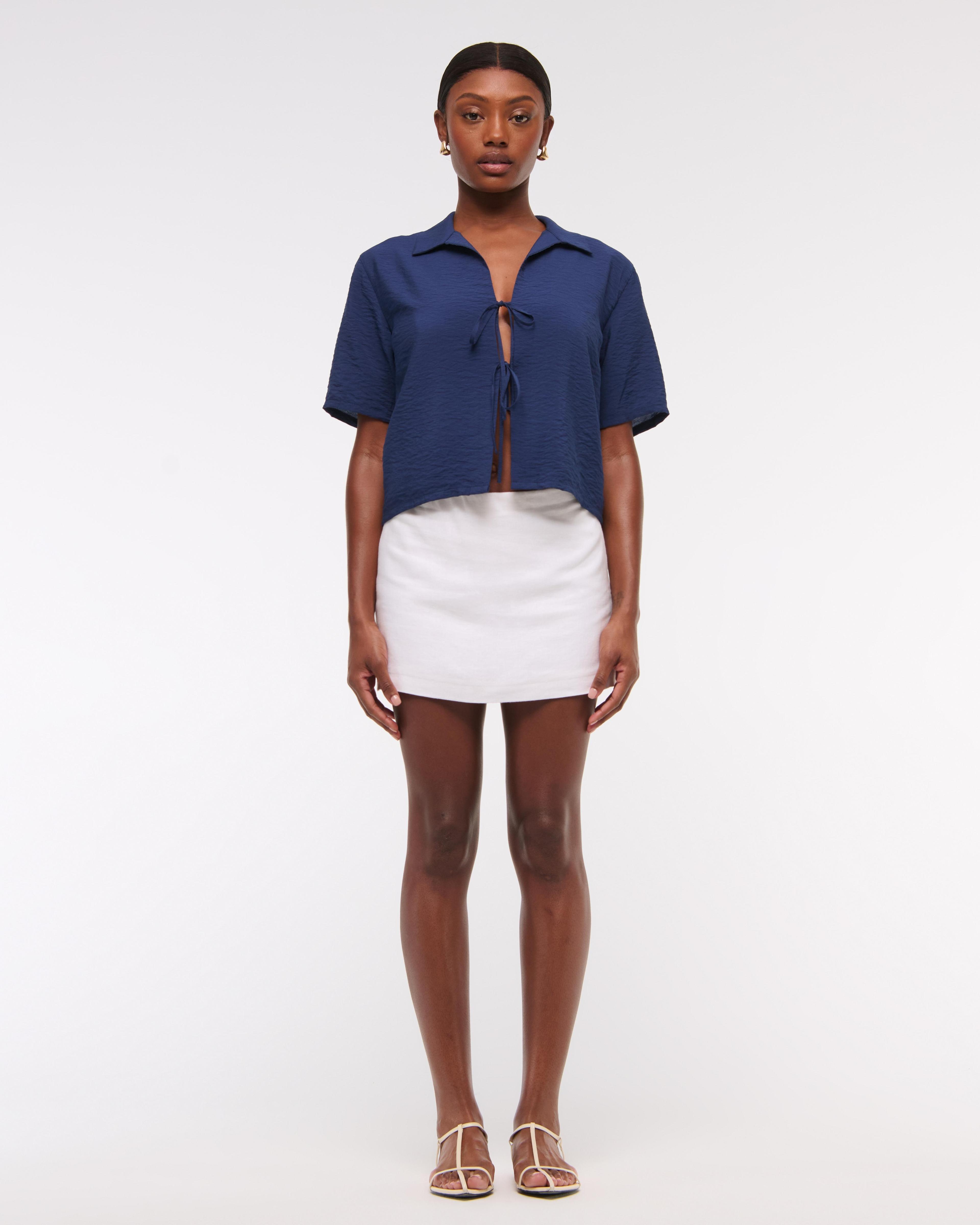 The A&F Scarlett Mid Rise Linen-Blend Mini Skort Product Image