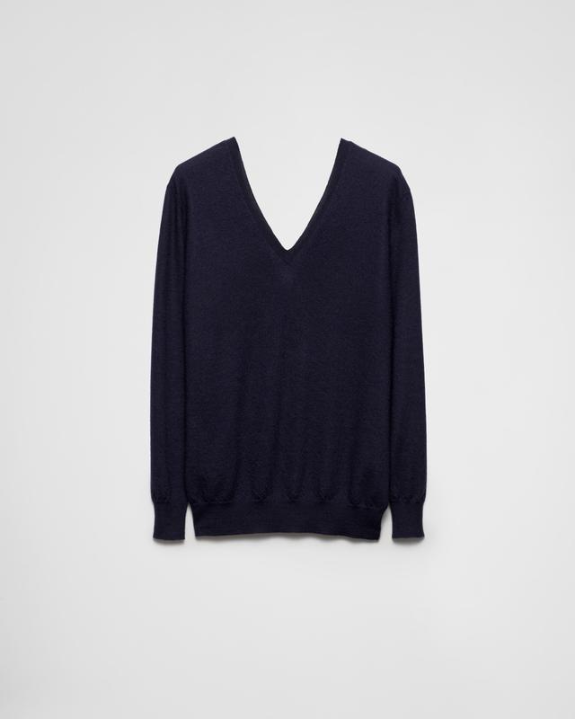 V-neck cashmere sweater Product Image