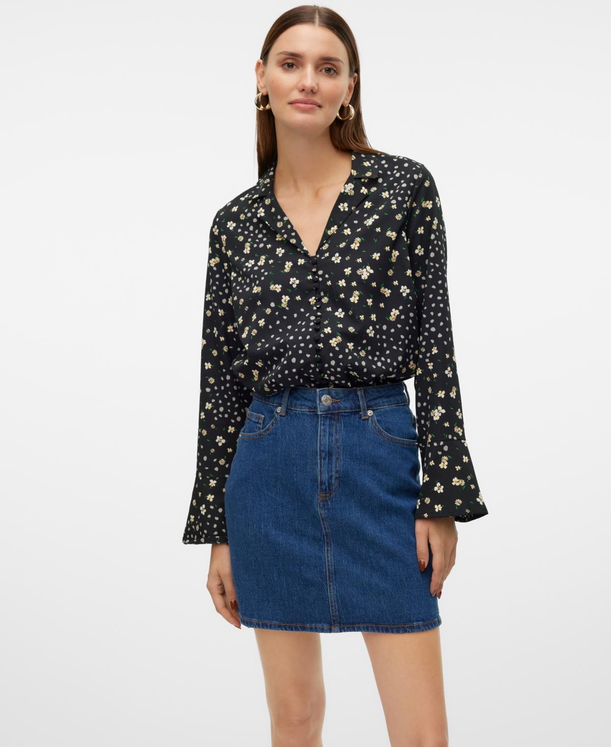 Vero Moda Womens Alea Bea Printed V-Neck Top Product Image