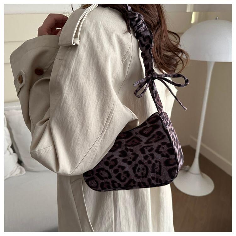 Leopard Print Shoulder Bag Product Image