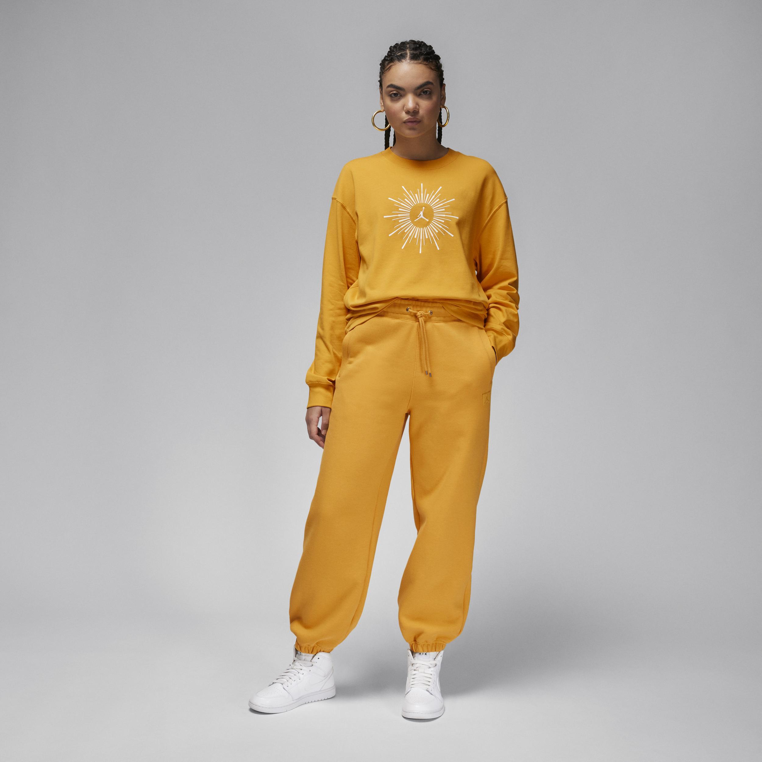 Women's Jordan Flight Oversized Long-Sleeve T-Shirt Product Image