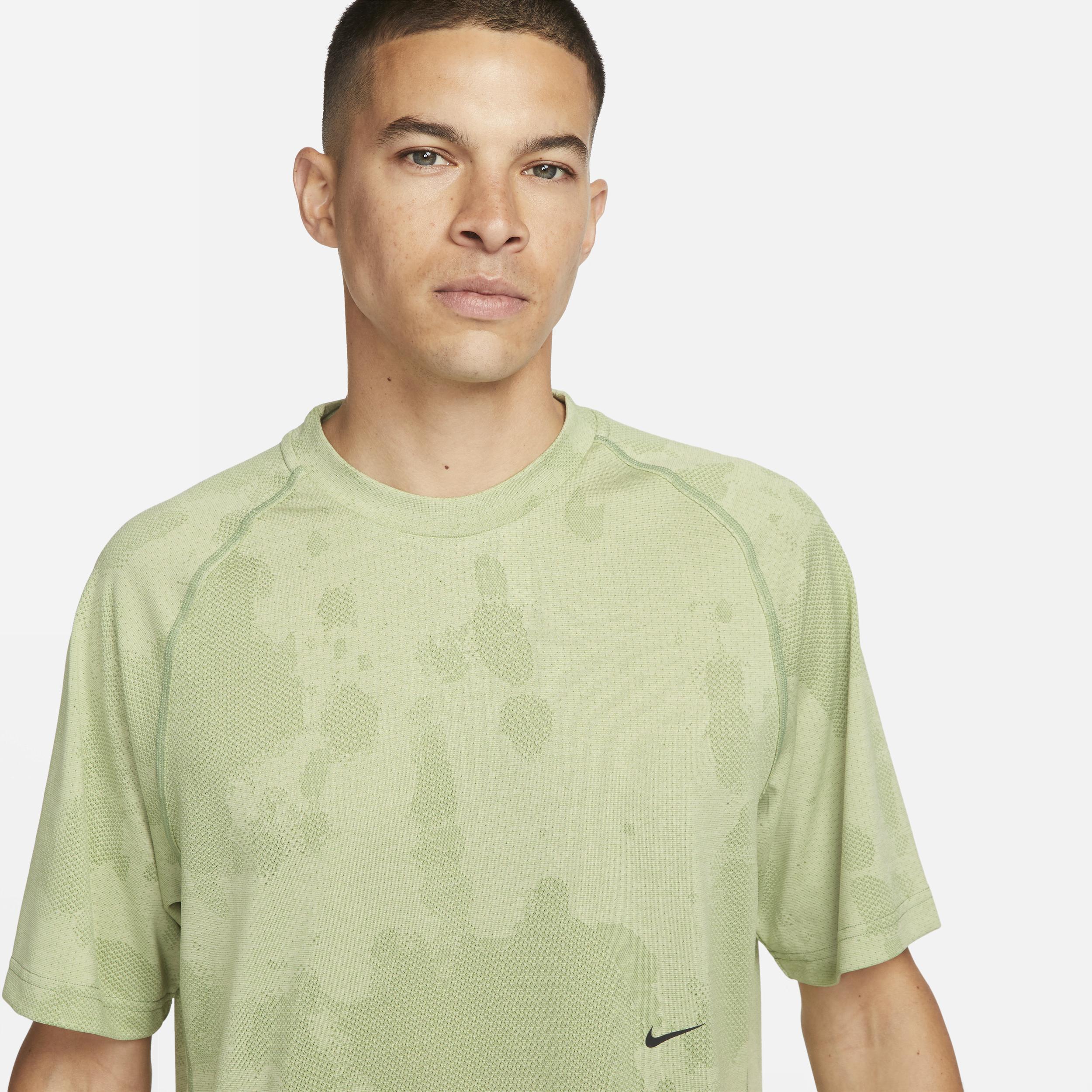 Nike Men's Dri-FIT ADV A.P.S. Engineered Short-Sleeve Fitness Top Product Image