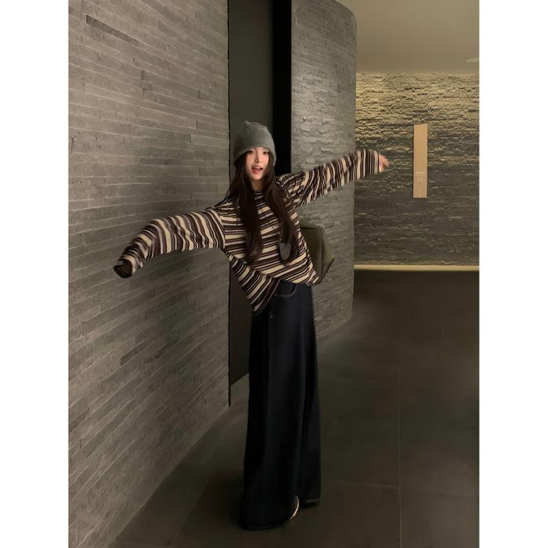 Long-Sleeve Round Neck Striped Oversized Tee Product Image