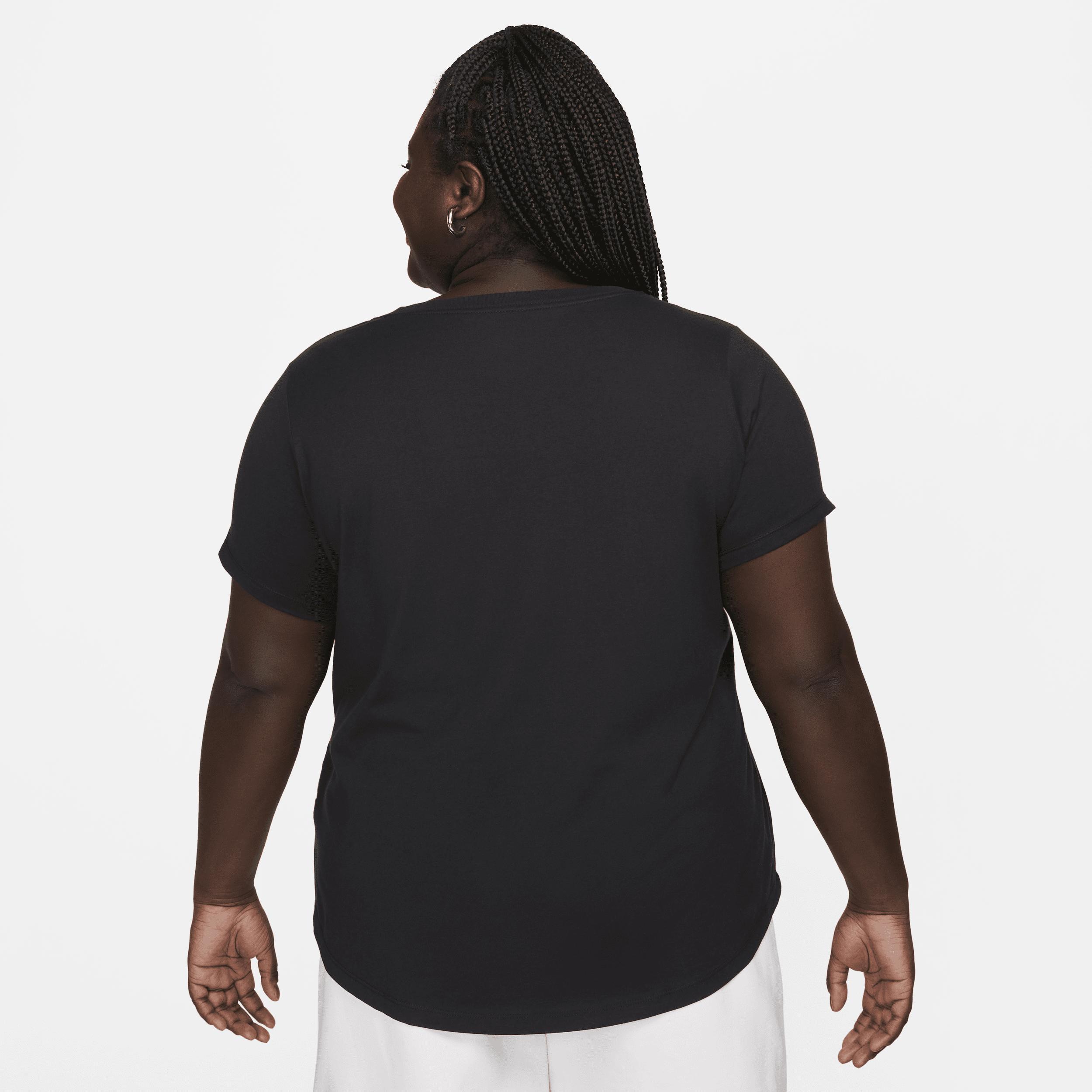 Women's Nike Sportswear Essentials Logo T-Shirt (Plus Size) Product Image