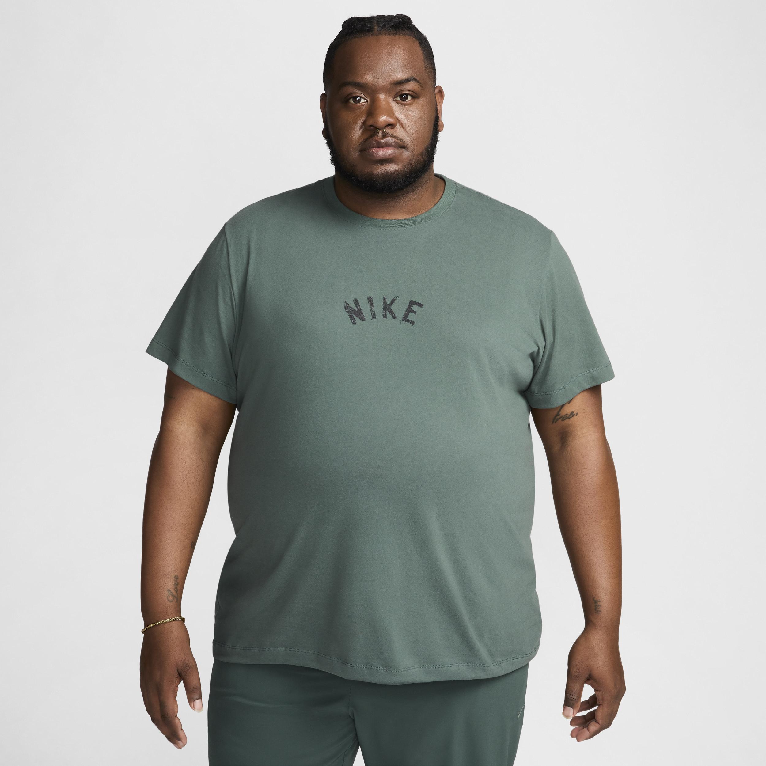 Nike Men's Dri-FIT Fitness T-Shirt Product Image