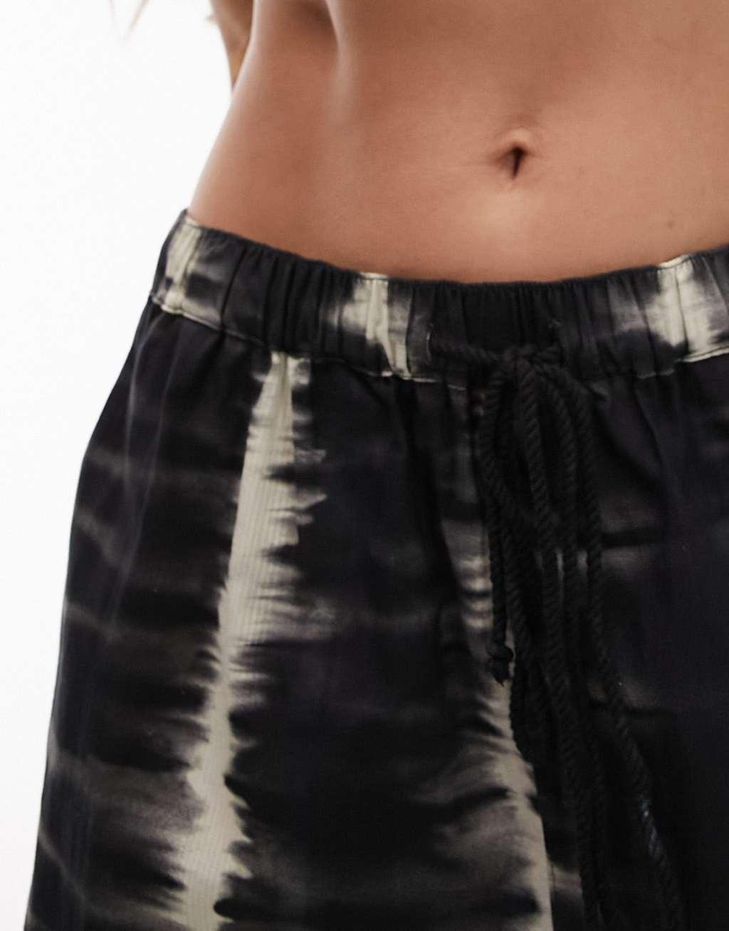 Topshop crinkle linen shorts in tie dye print Product Image