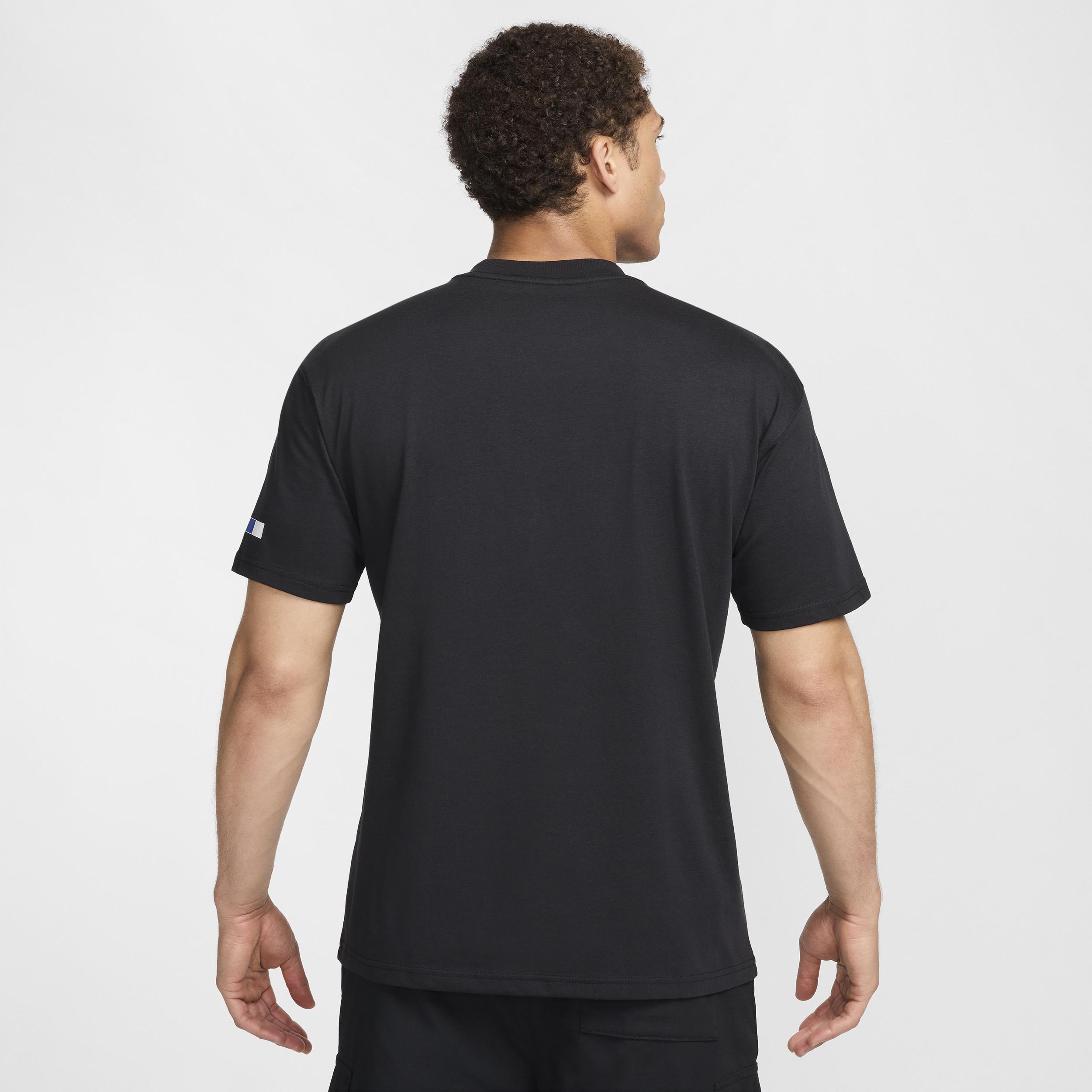 Nike Sportswear Men's T-Shirt Product Image