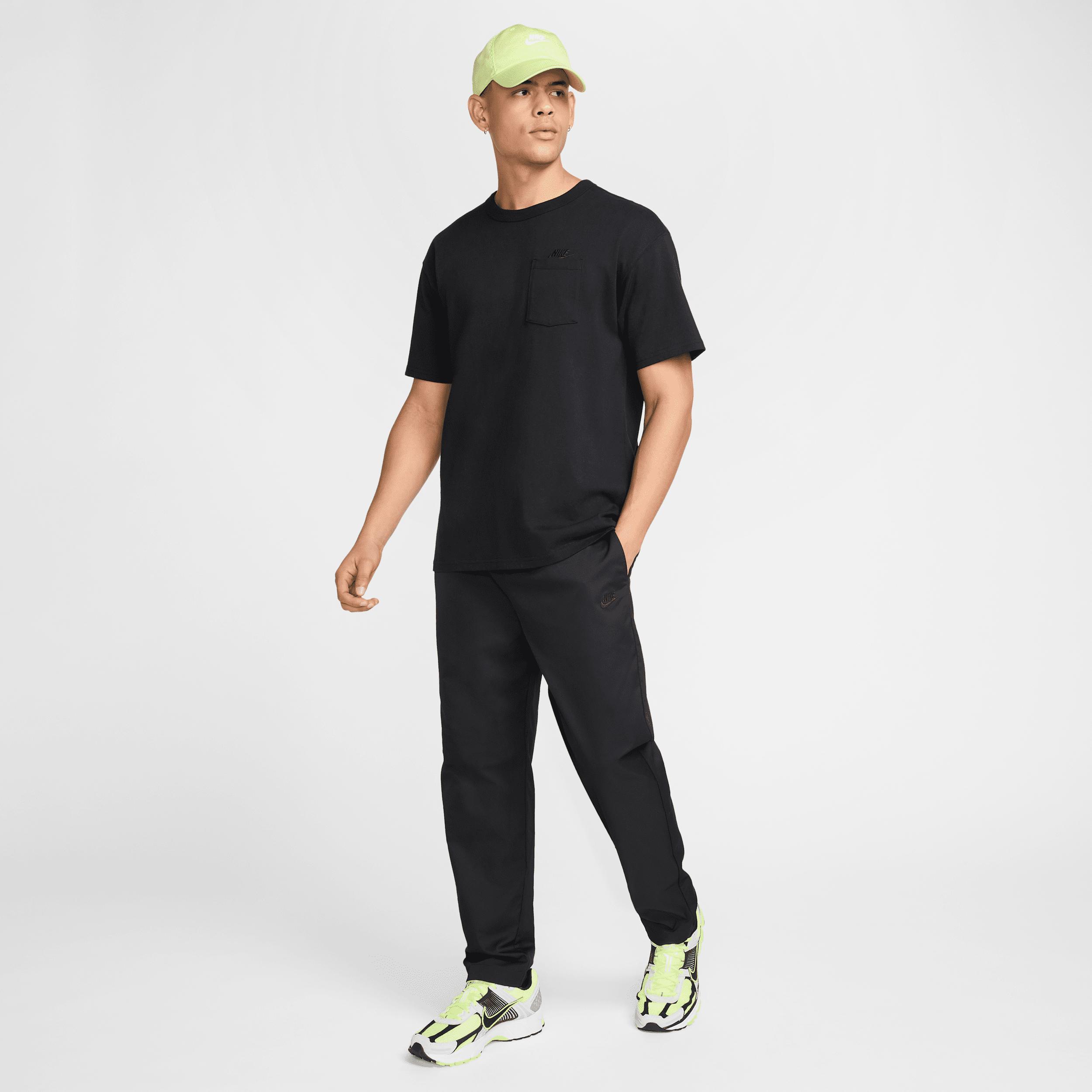 Nike Club Men's Woven Tapered Pants Product Image