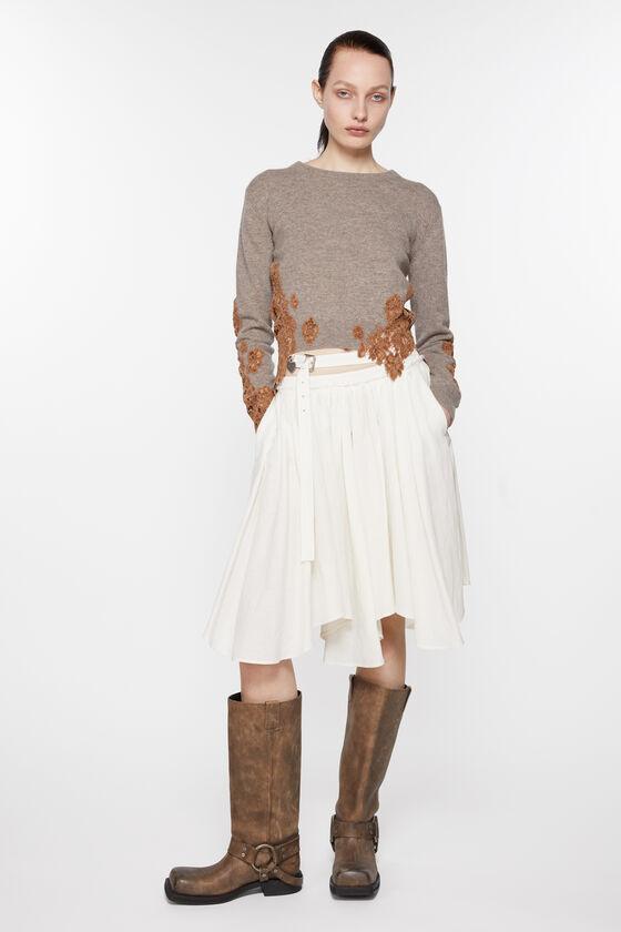 Asymmetric pleated skirt Product Image