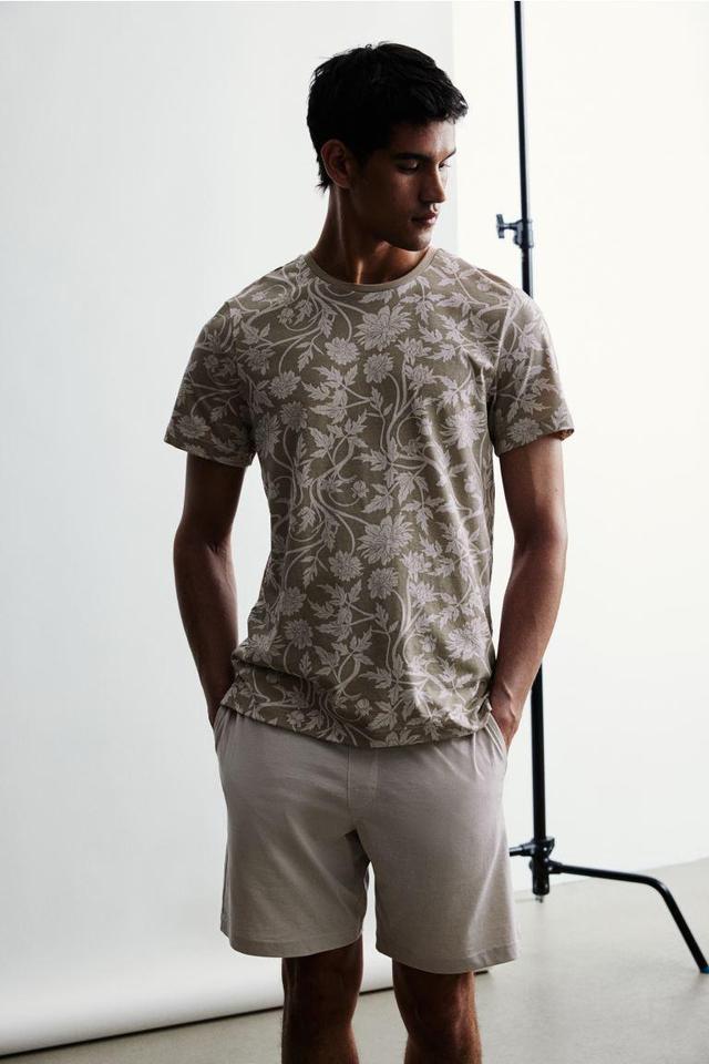 Regular Fit Pajama T-shirt and Shorts Product Image