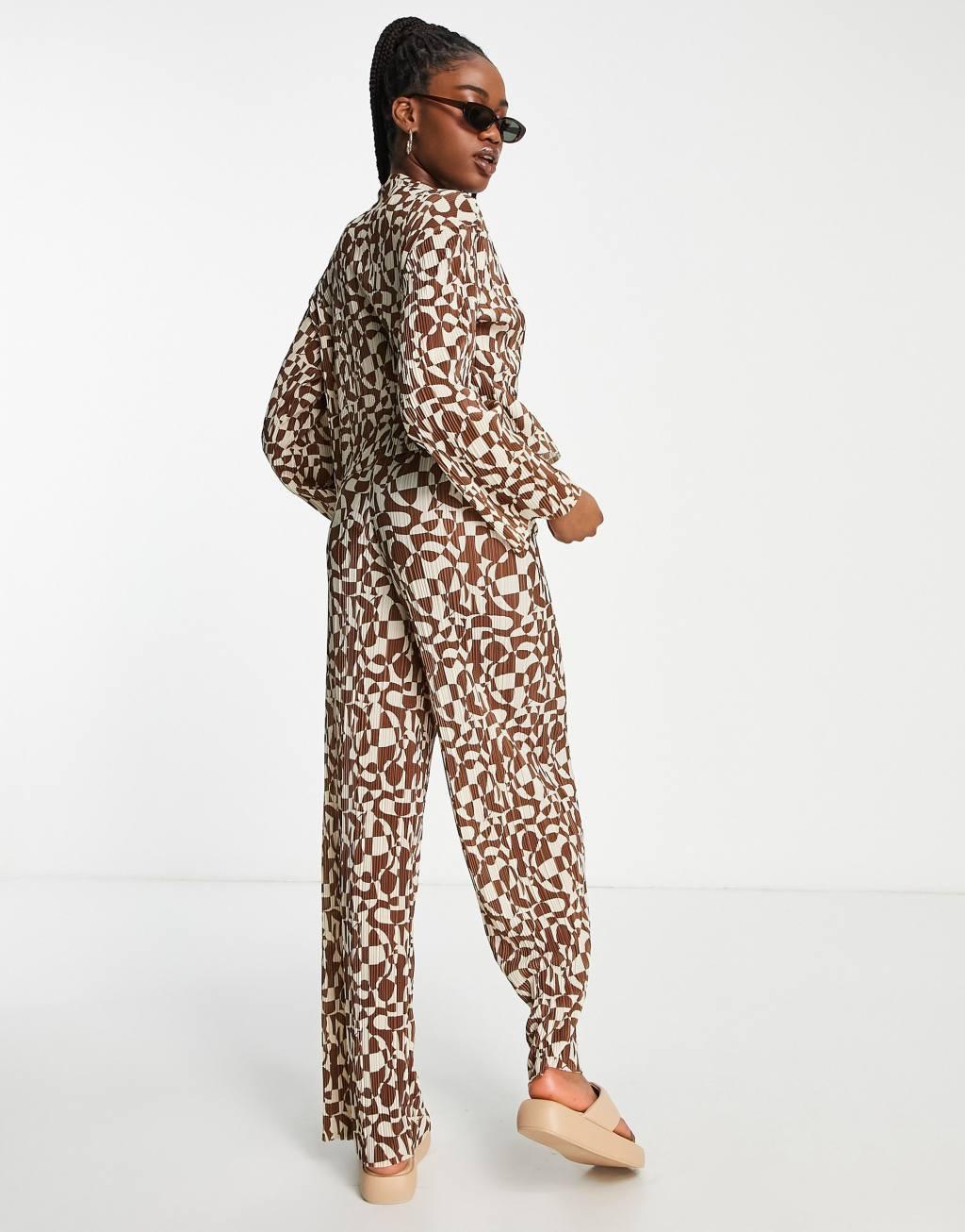 Monki straight leg plisse pants in brown retro circle print - part of a set Product Image