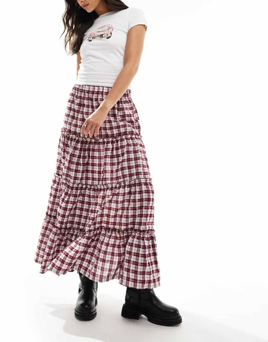 Bershka tiered maxi skirt in burgundy check Product Image