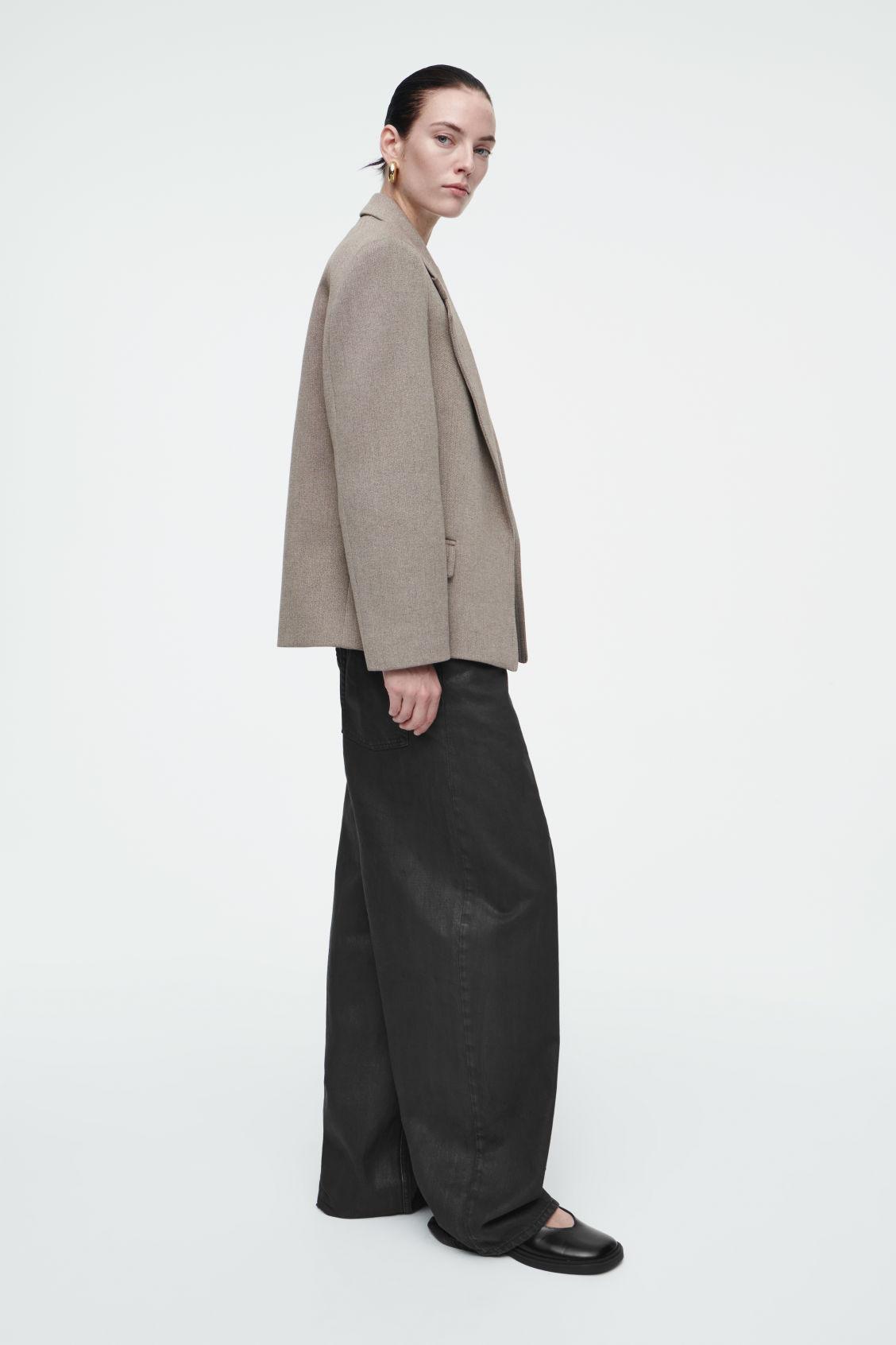 OVERSIZED EXAGGERATED-SHOULDER BLAZER Product Image