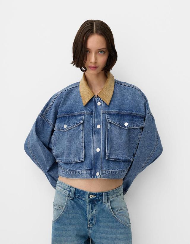 Cropped denim jacket with a contrasting collar Product Image