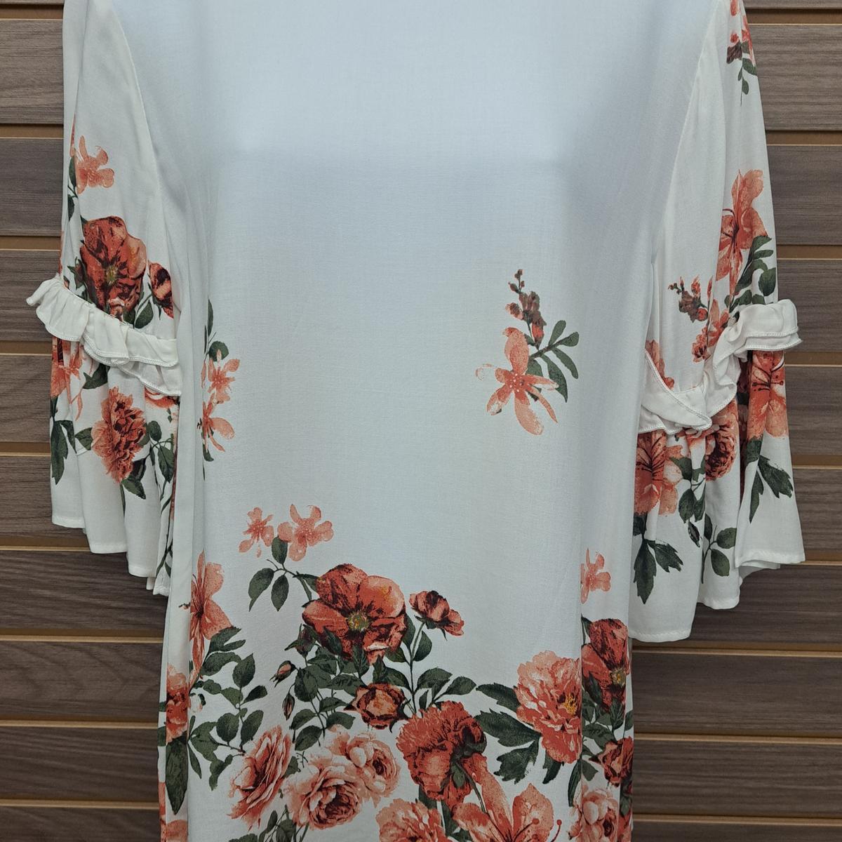 Cream floral ruffle sleeve single button back Product Image