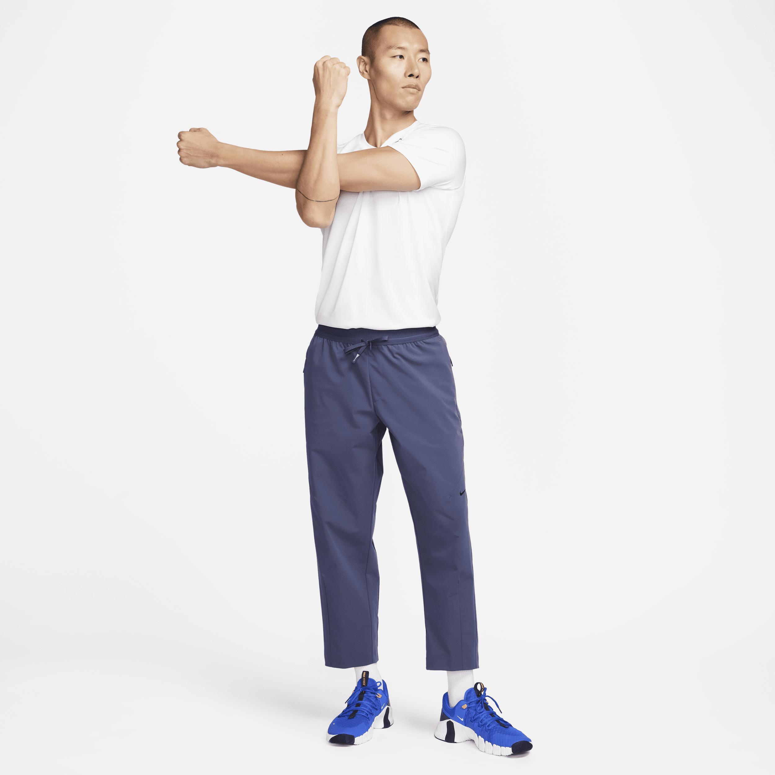 Nike Men's A.P.S. Dri-FIT Woven Versatile Pants Product Image