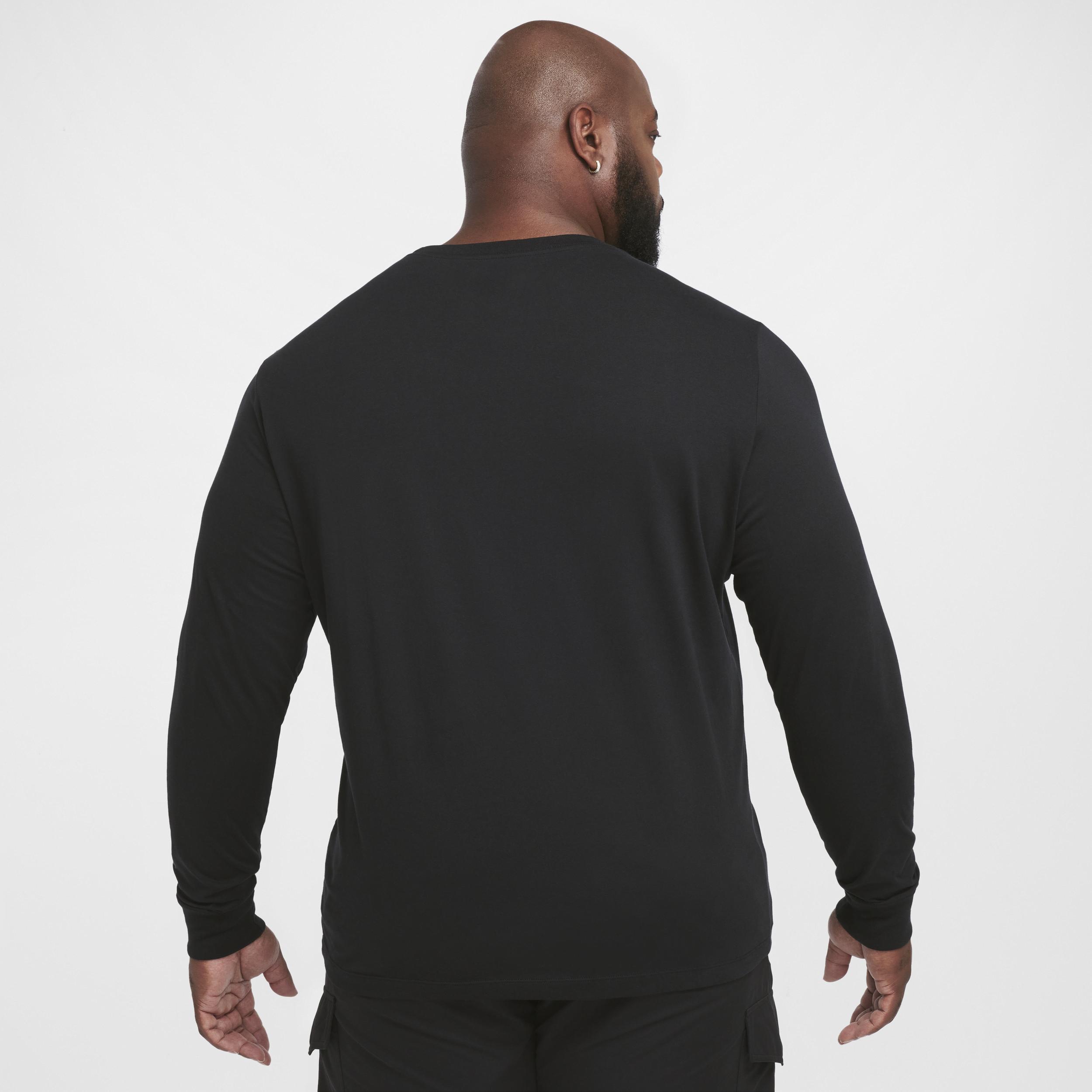 Nike Sportswear Club Long-Sleeve T-Shirt Product Image