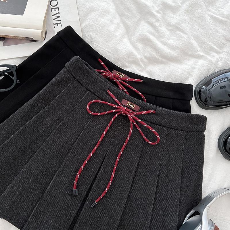 High Waist Plain Mini Pleated Skirt Product Image