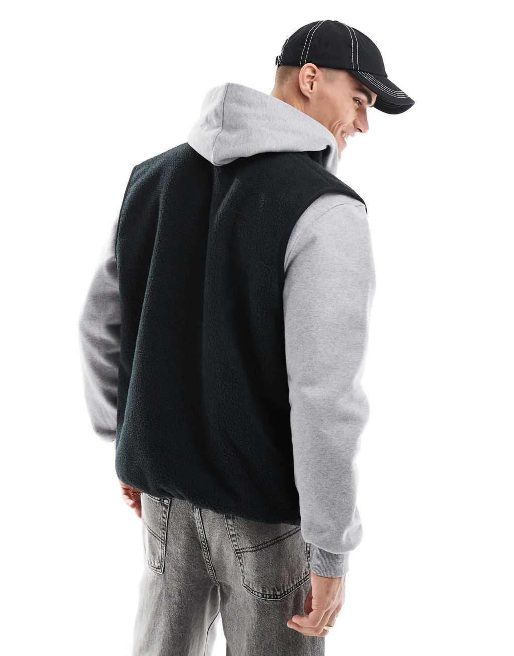 Nike Club winterized fleece vest in black Product Image