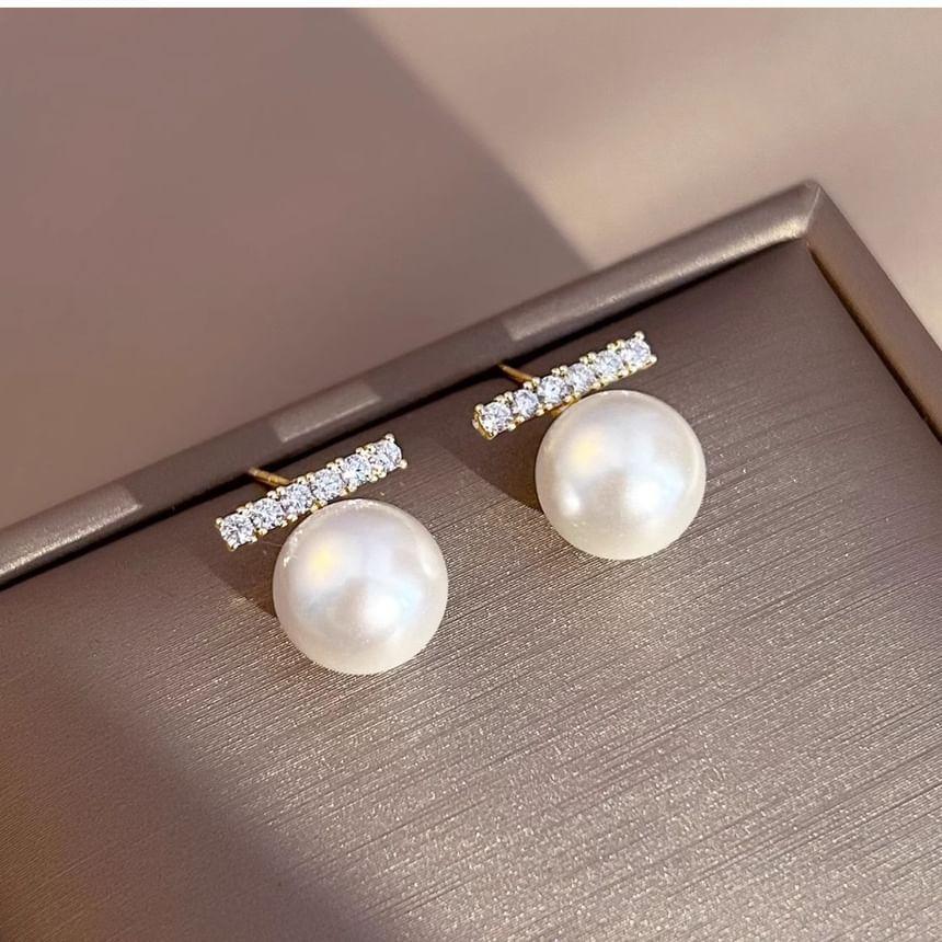 Rhinestone Faux Pearl Ear Stud Product Image