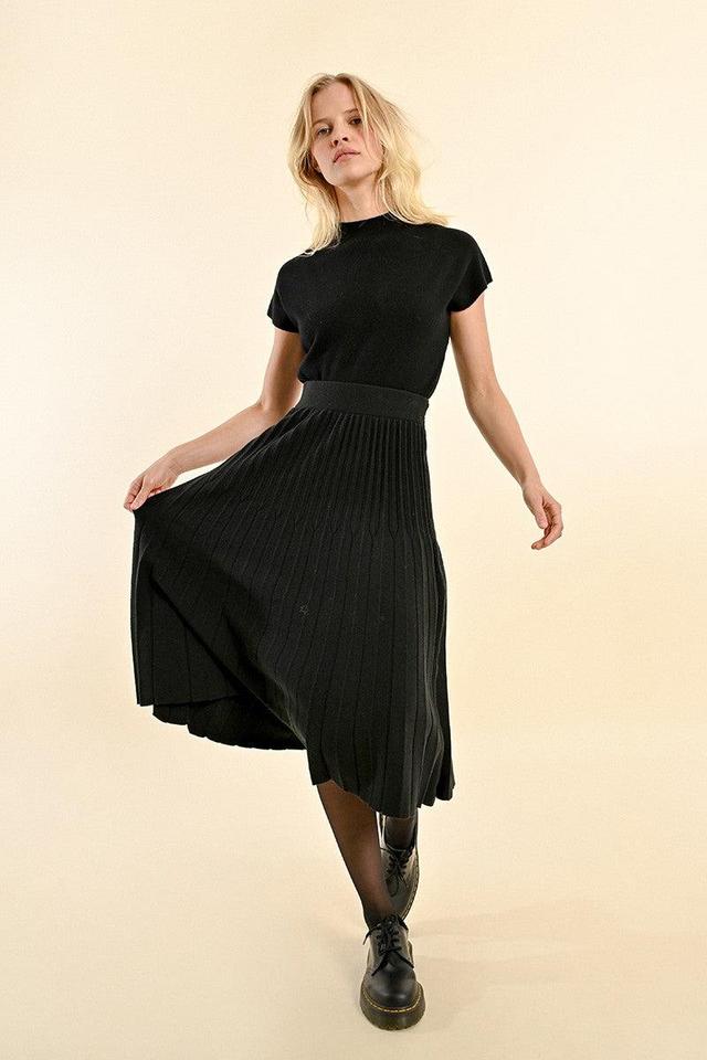 PLEATED MIDI SKIRT Product Image