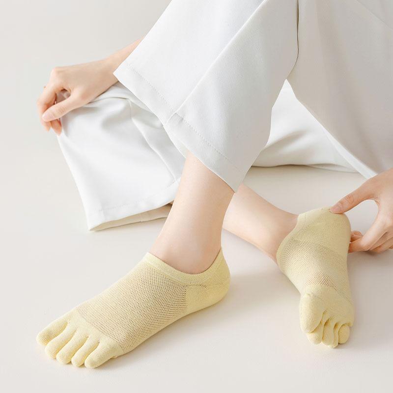 Plain Split Toe No Show Socks Product Image