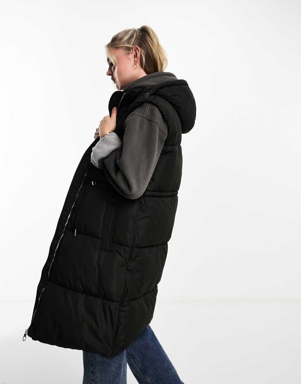 Pull&Bear longline padded vest with hood in black Product Image