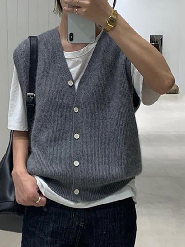 Loose Sleeveless Buttoned V-neck Knitwear Vest Outerwear Product Image