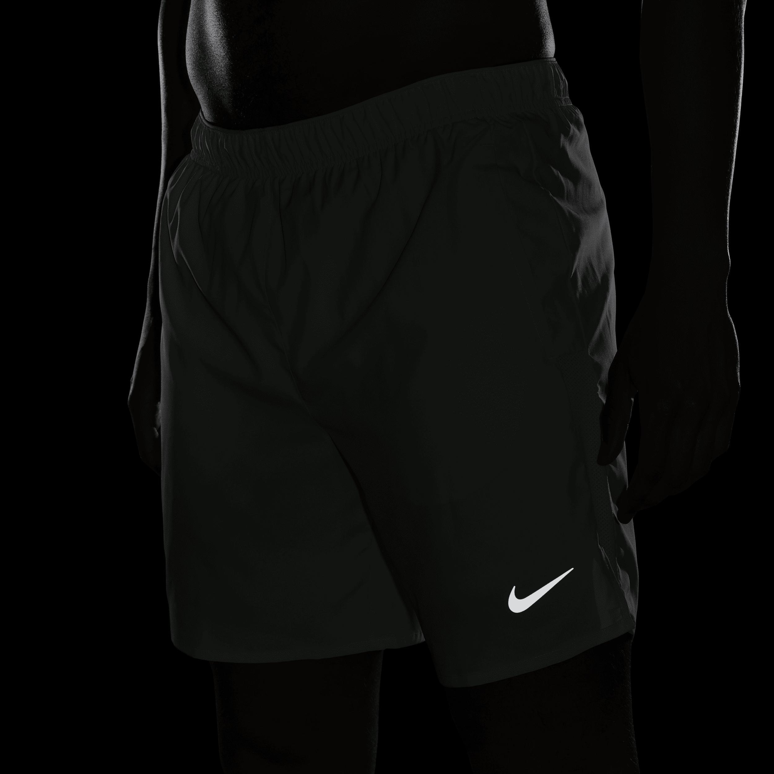 Nike Men's Challenger Dri-FIT 7" 2-in-1 Running Shorts Product Image