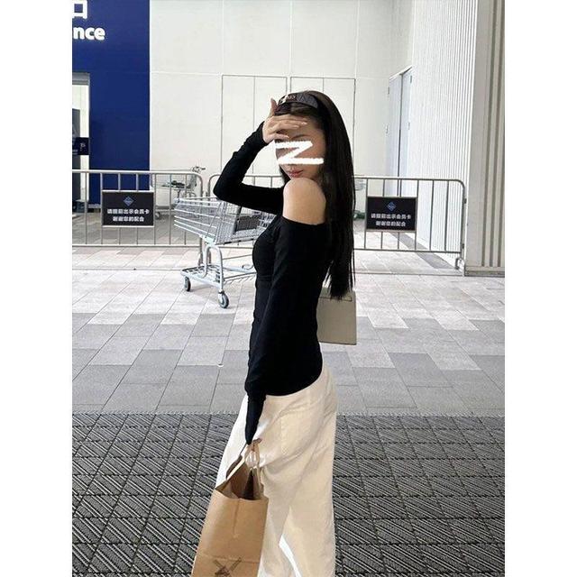 Long Sleeve One Shoulder Plain Top Product Image