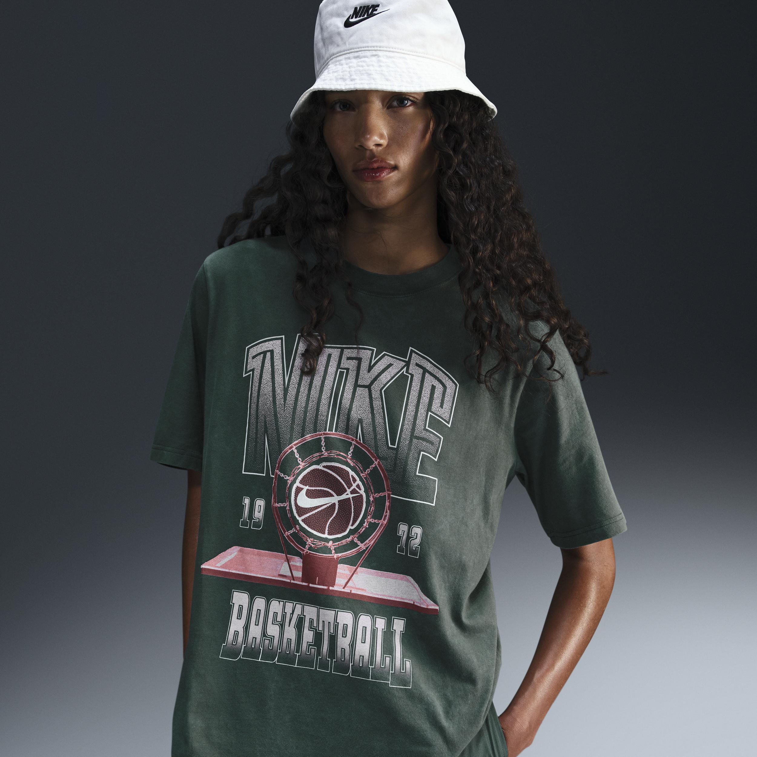 Nike Women's Short-Sleeve Basketball T-Shirt Product Image