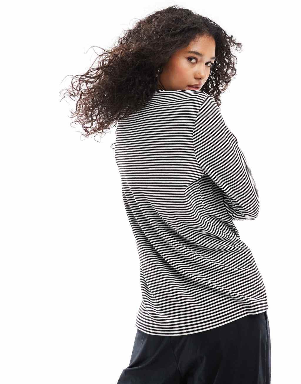 4th & Reckless long sleeve embroidered logo top in black and white stripe Product Image