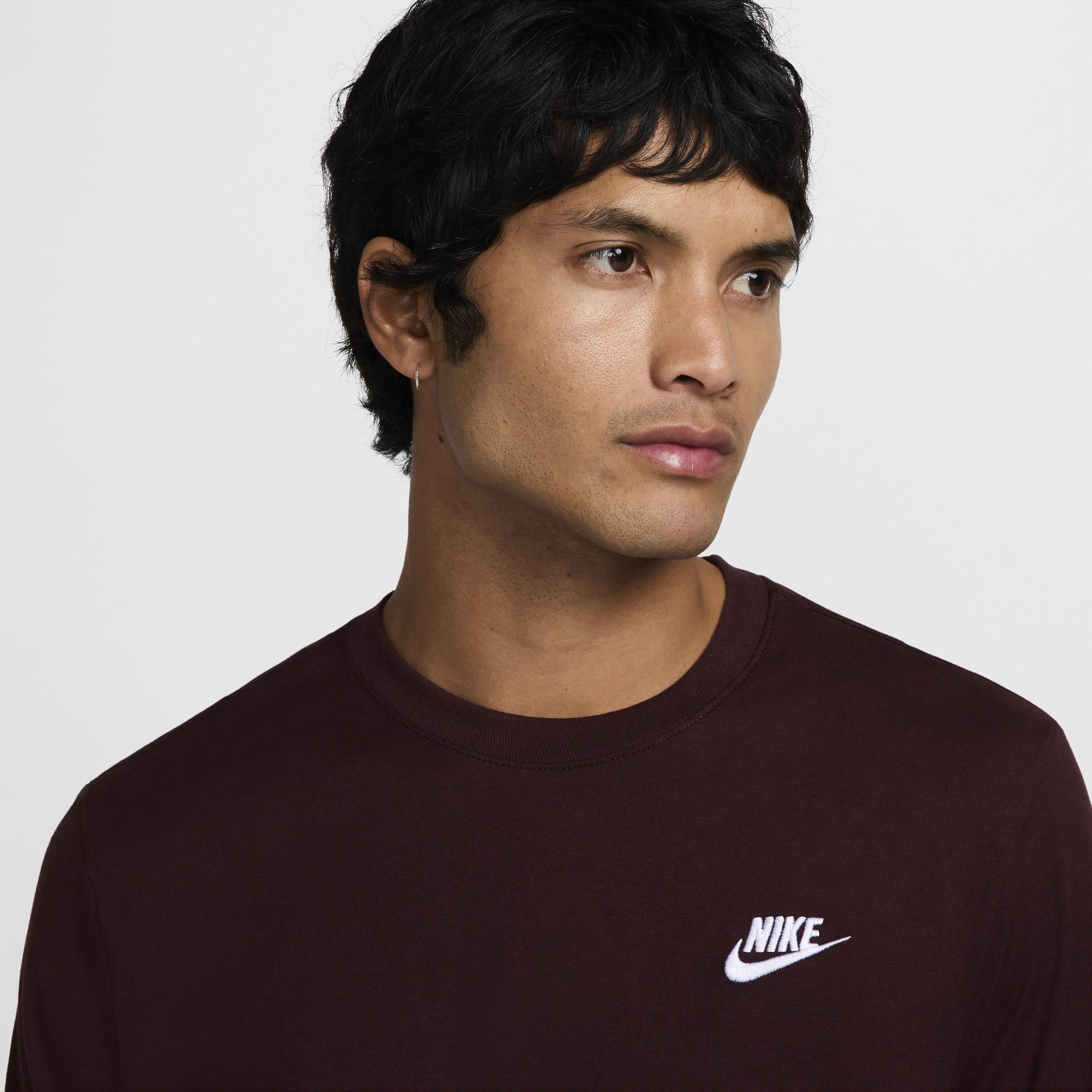 Nike Sportswear Club Men's Long-Sleeve T-Shirt Product Image