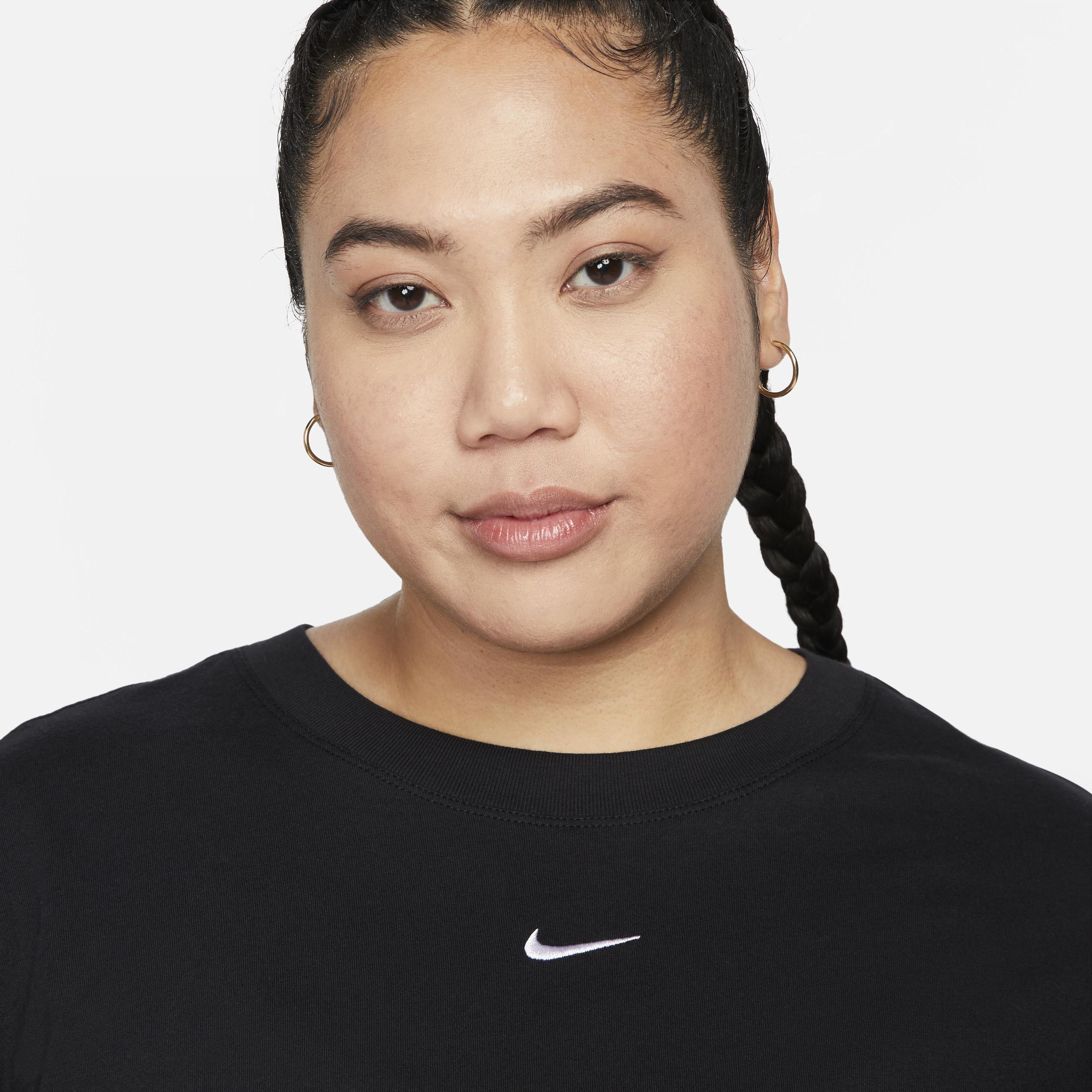 Women's Nike Sportswear Essential T-Shirt (Plus Size) Product Image