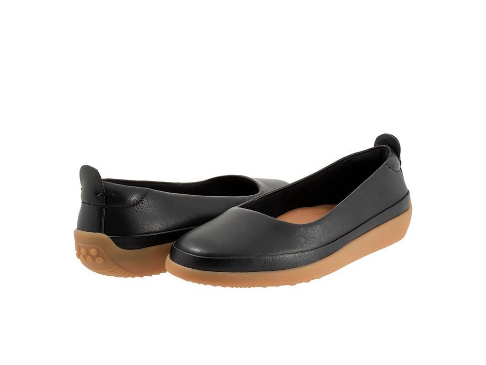 SoftWalk Disa Women's Flat Shoes Product Image