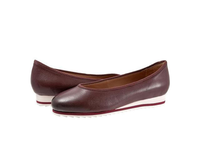 Trotters Isla Women's Shoes Product Image