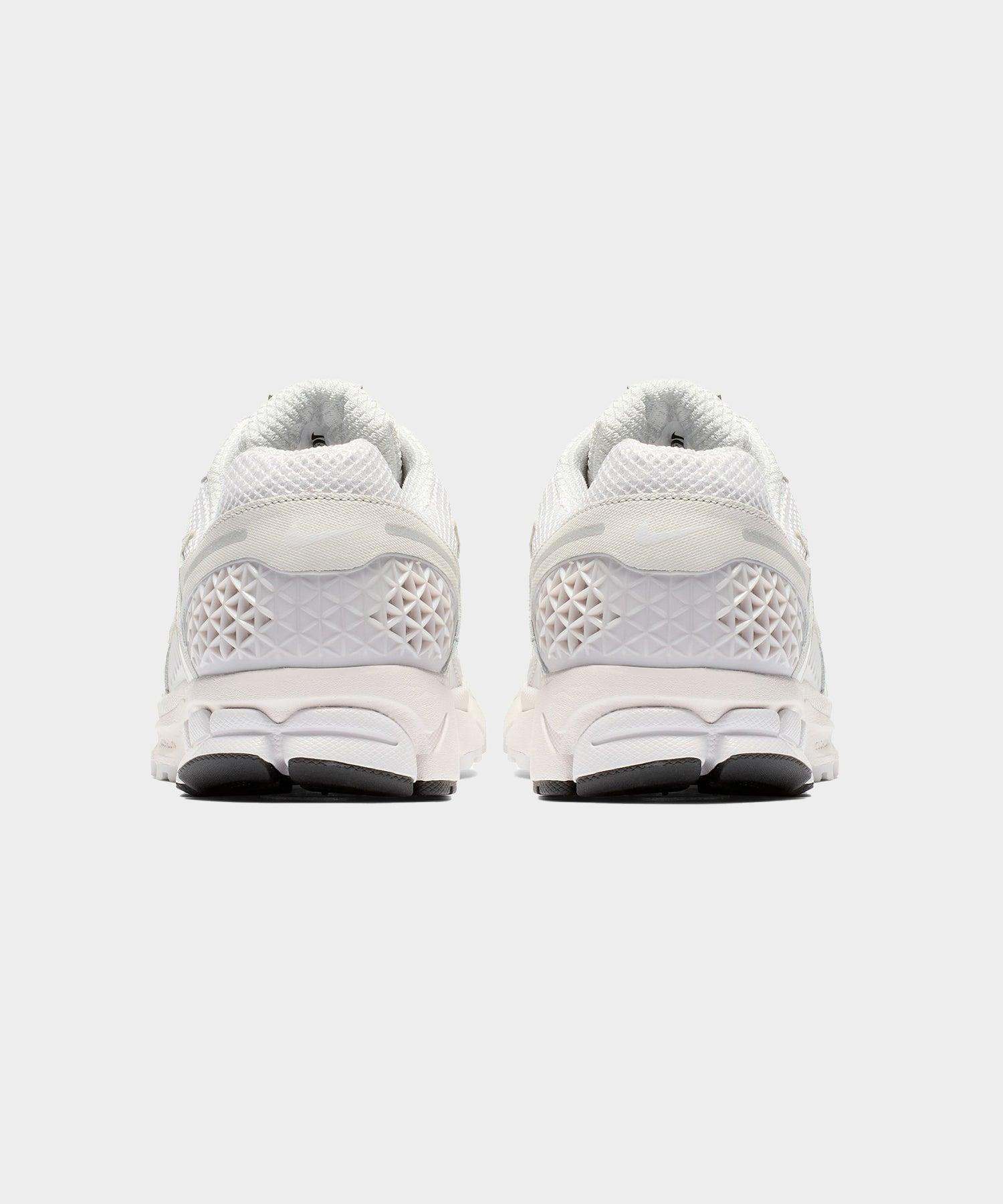 Nike Zoom Vomero 5 in White Product Image