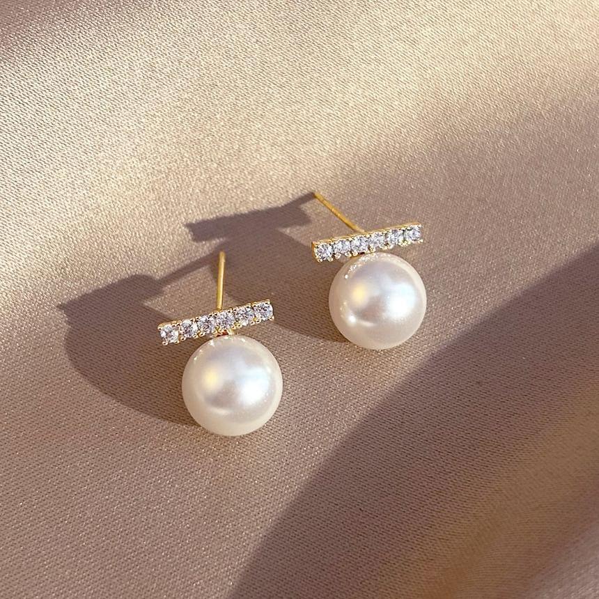 Rhinestone Faux Pearl Ear Stud Product Image