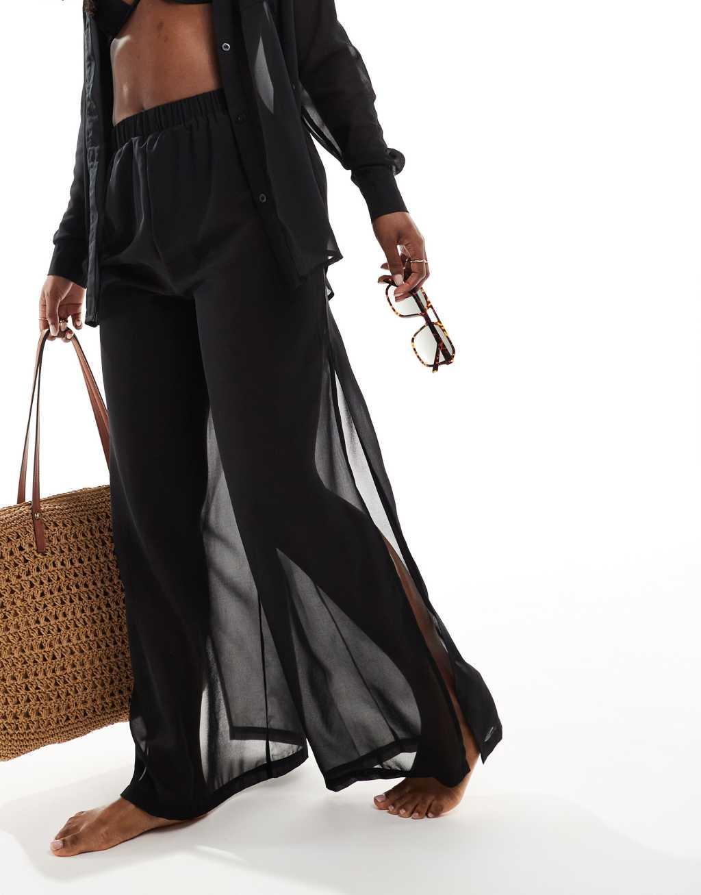 Threadbare beach pants in black Product Image