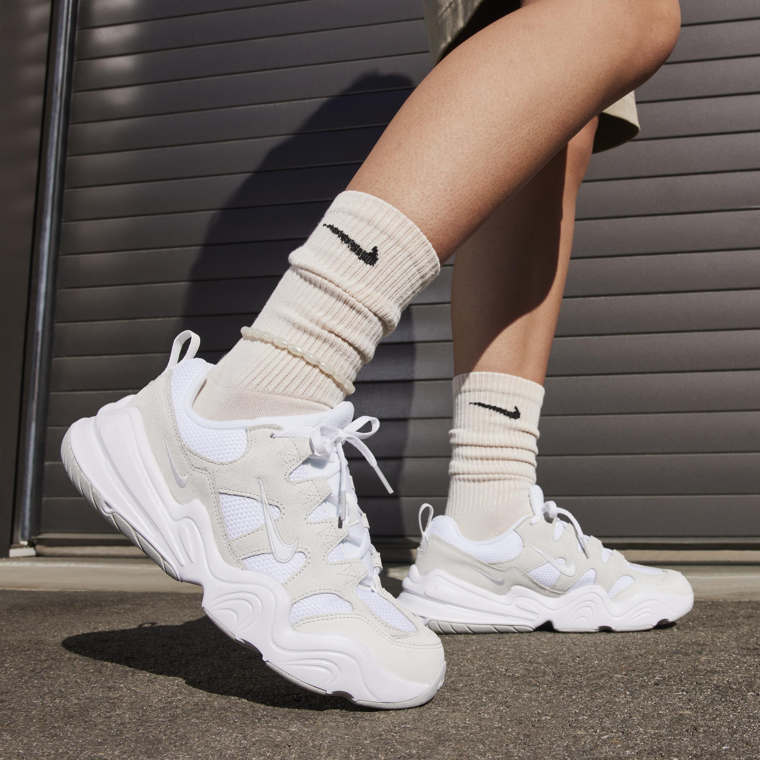 Nike Women's Tech Hera Shoes Product Image