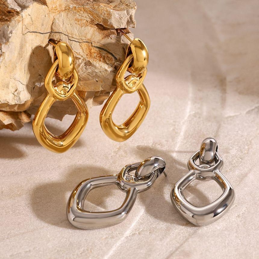 Metallic Dangle Earring Product Image