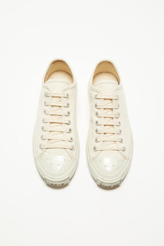 Low top sneakers Product Image