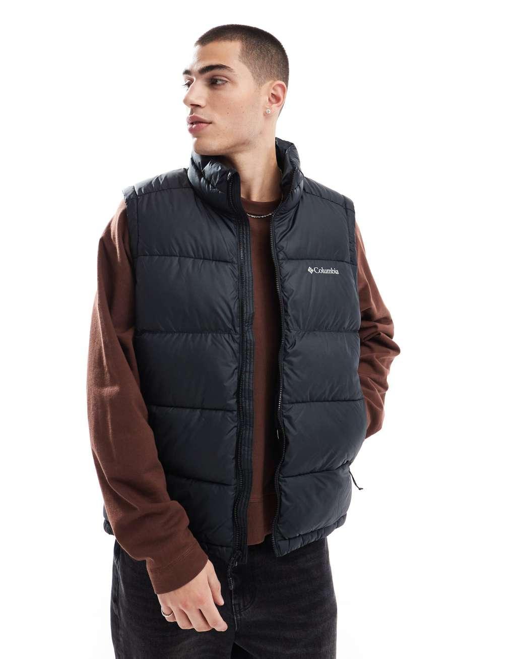 Columbia Pike Lake II vest in black Product Image