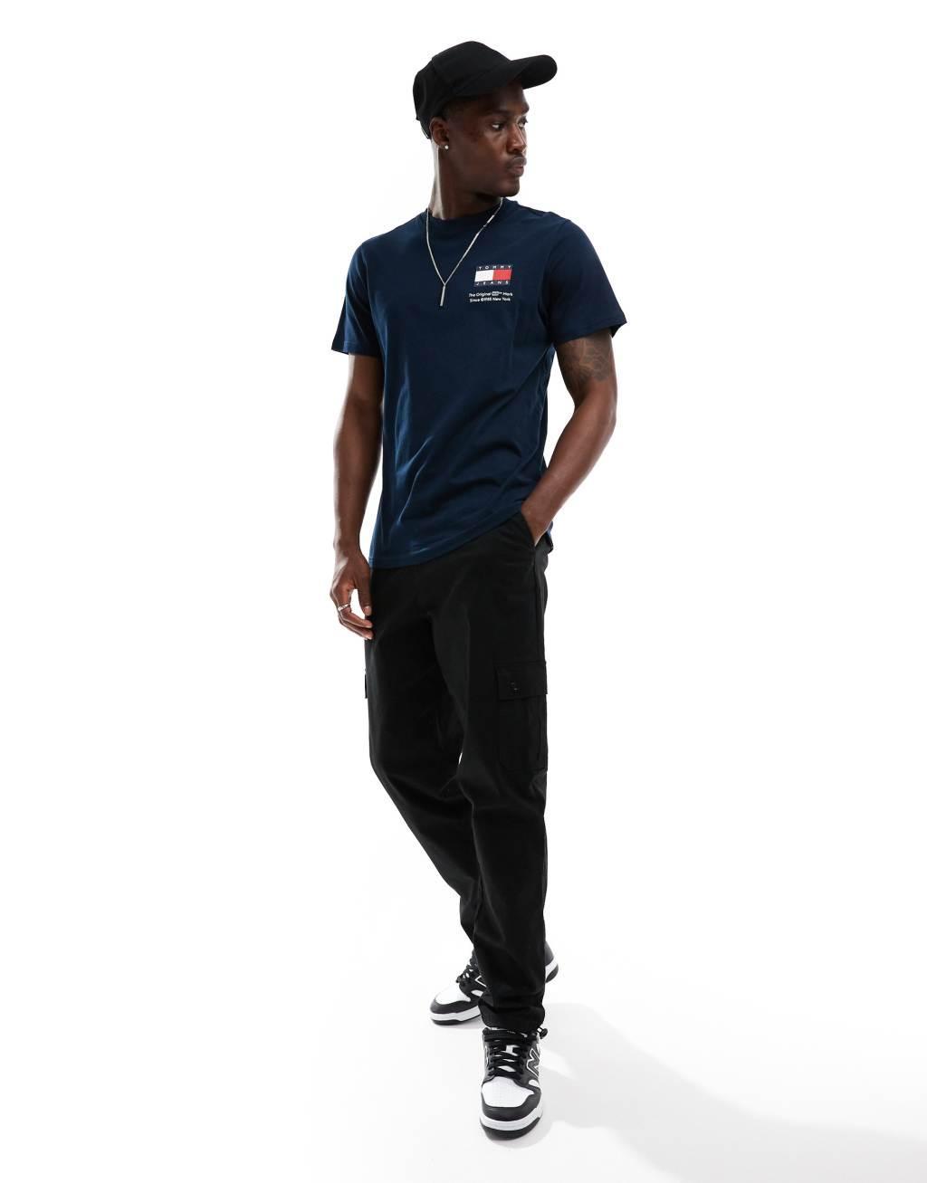 Tommy Jeans slim essential flag t-shirt in navy Product Image