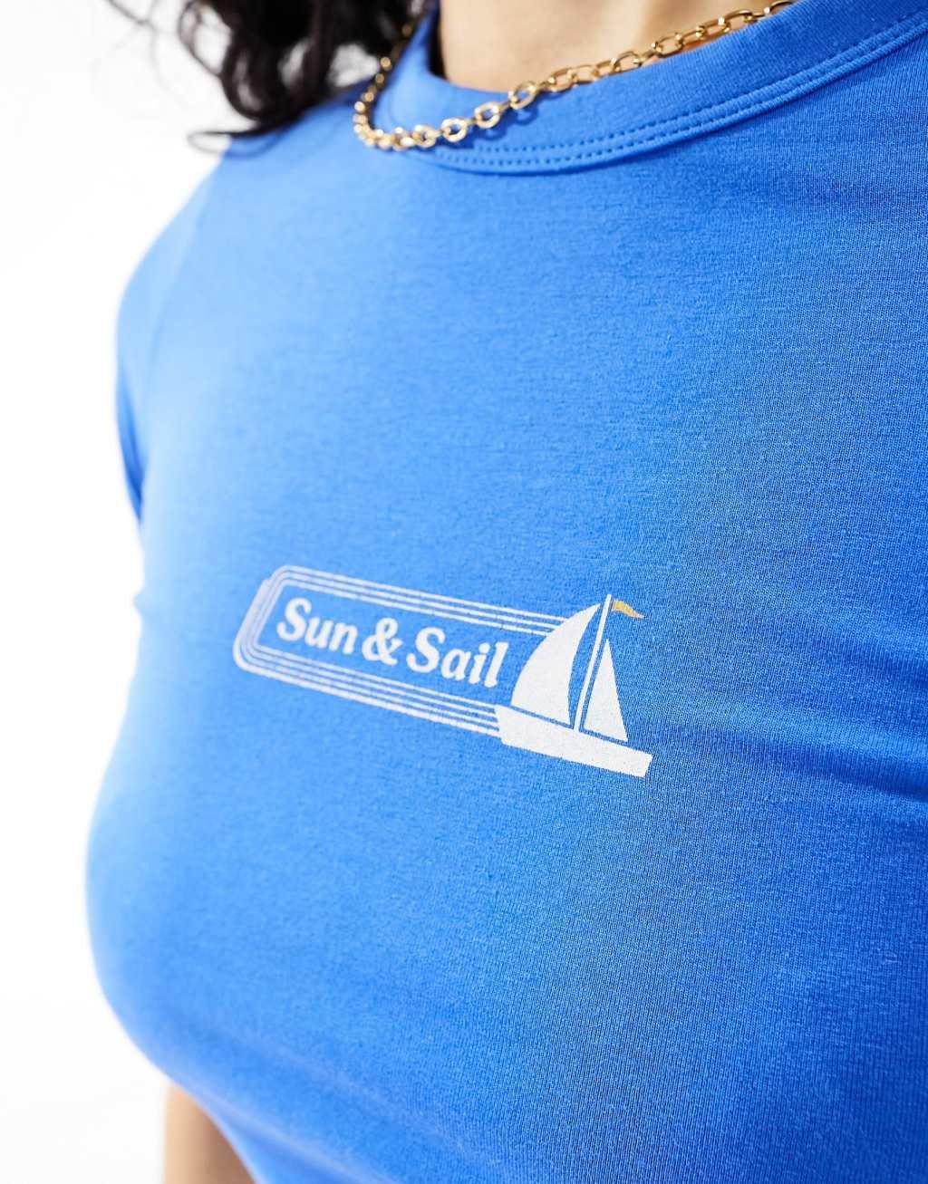 Cotton On fitted shrunken T-shirt in blue with sailing graphic  Product Image