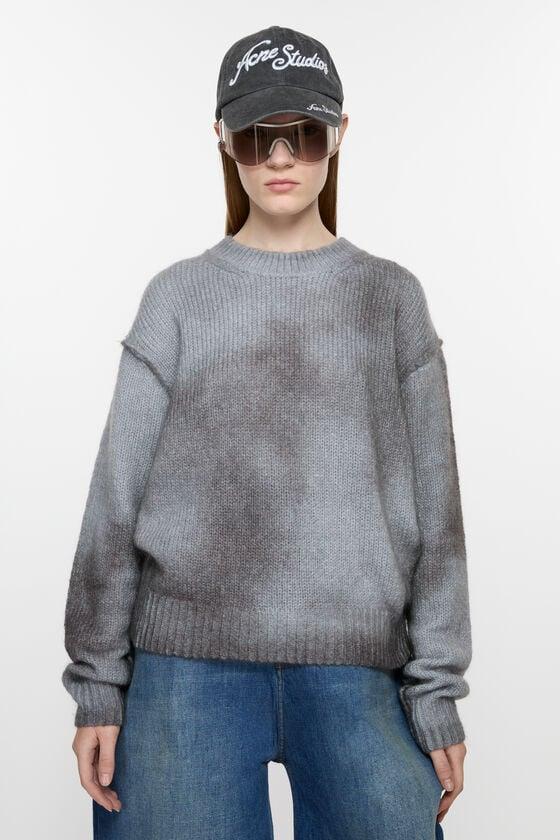 Sprayed knit jumper Product Image